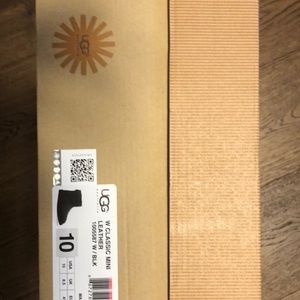 Uggs Mini Classic Leather Black